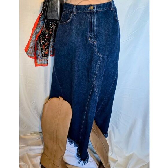 Dark Wash Denim Skirt, Size 10, Brand: Crossing Point - Picture 2 of 3